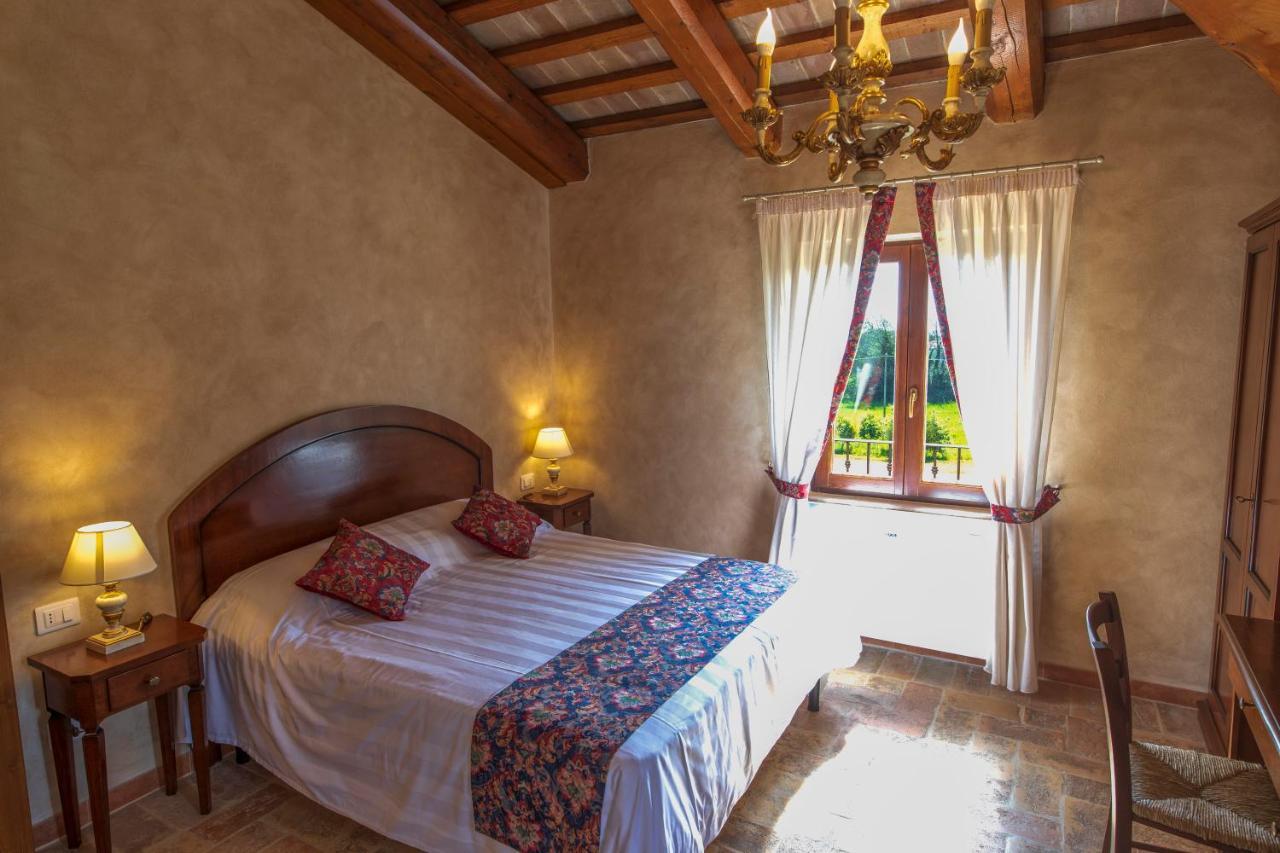 Locanda Di Montegiove Fano Buitenkant foto