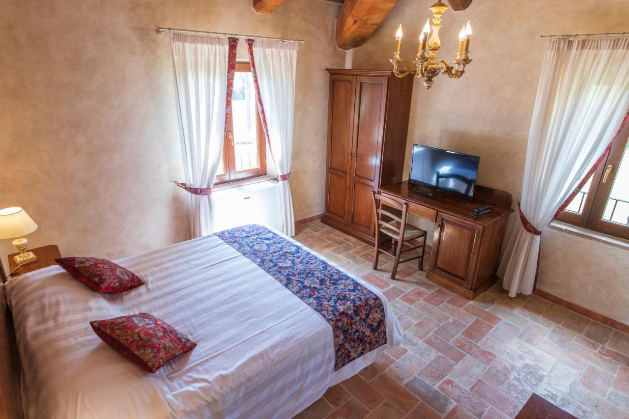 Locanda Di Montegiove Fano Buitenkant foto