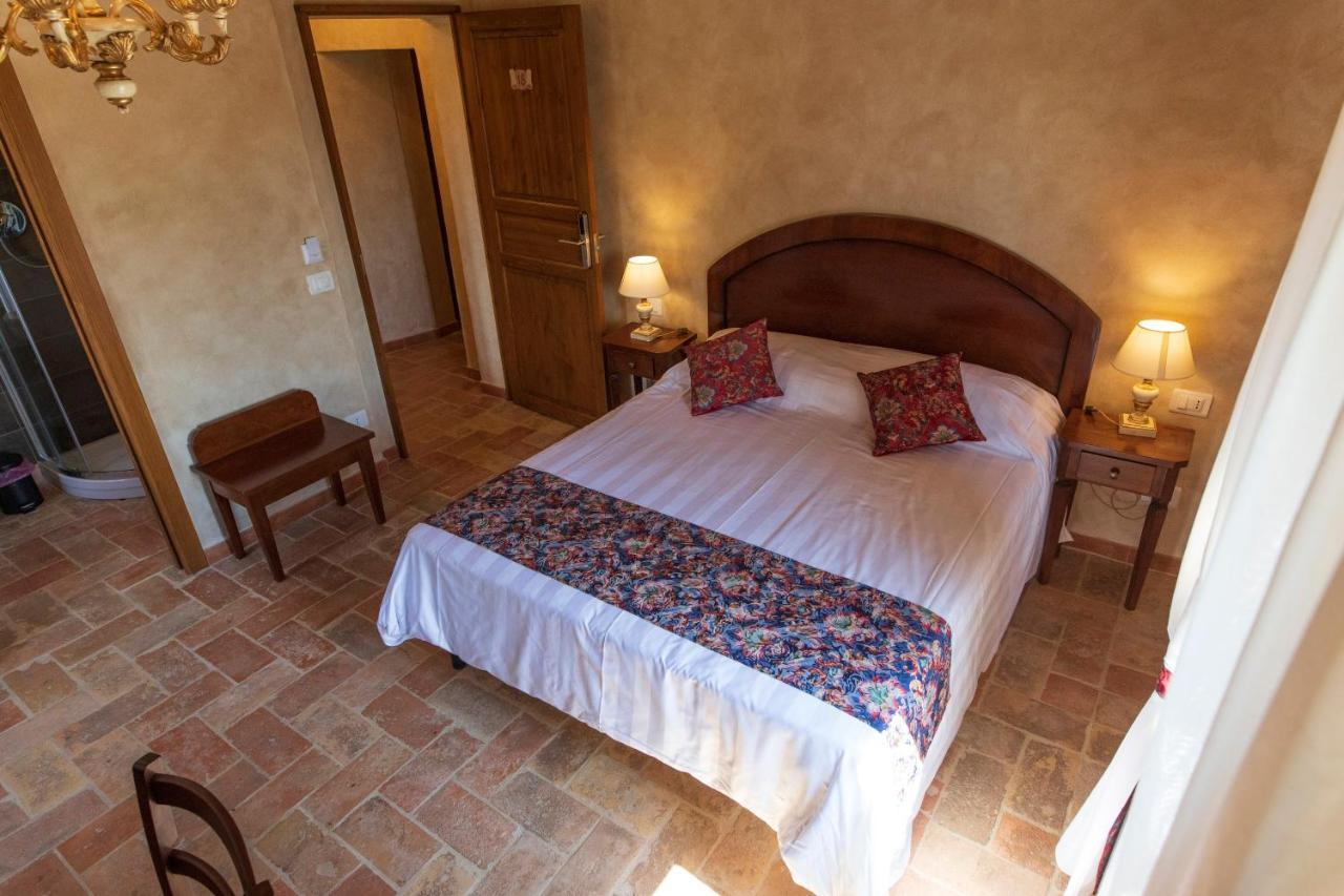 Locanda Di Montegiove Fano Buitenkant foto