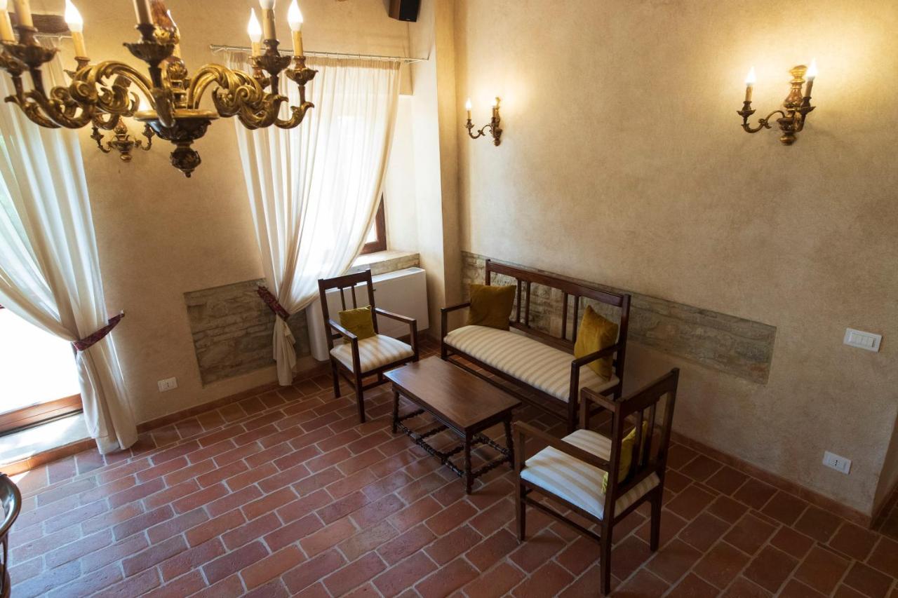 Locanda Di Montegiove Fano Buitenkant foto